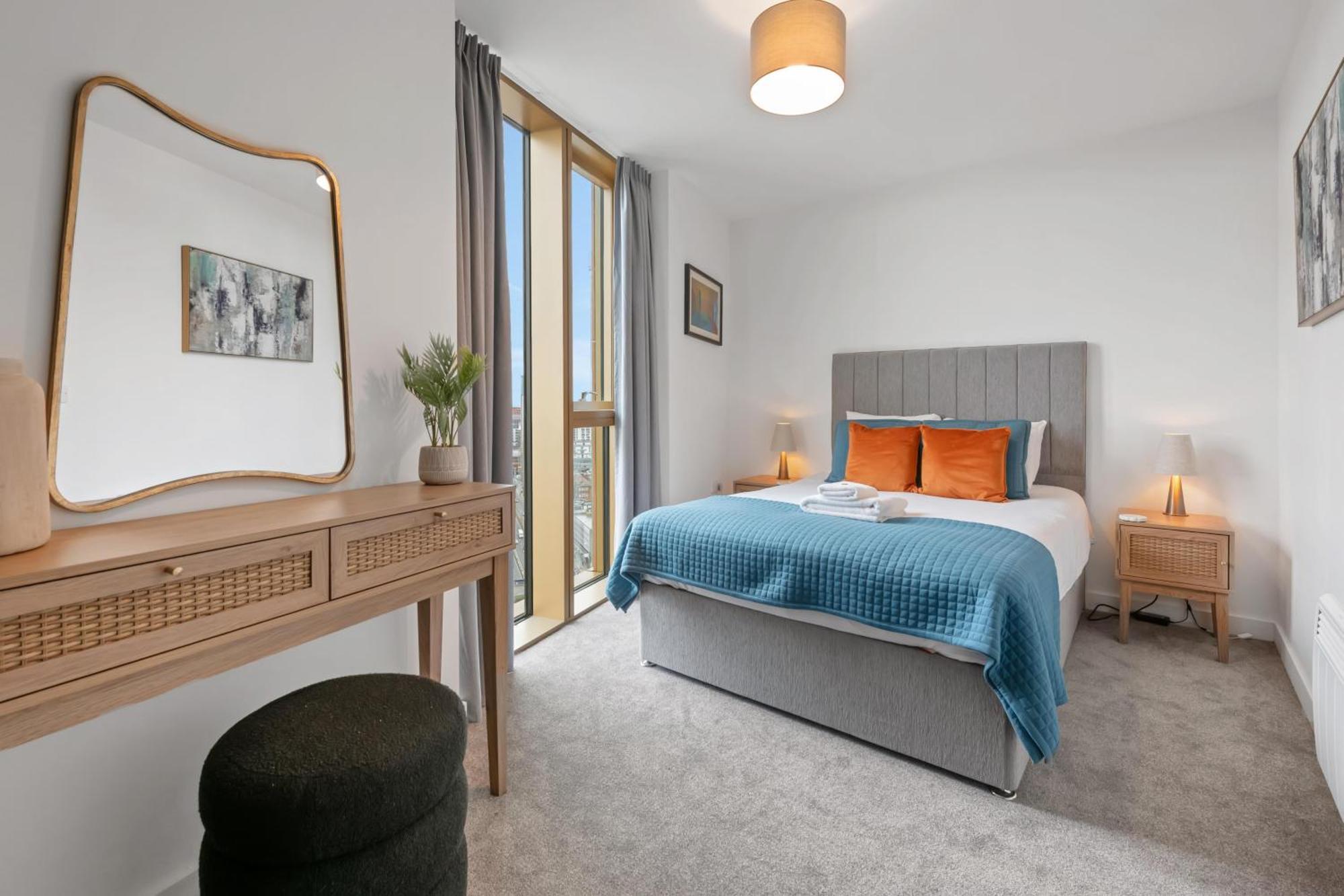 One-Bedroom Apartment with City View