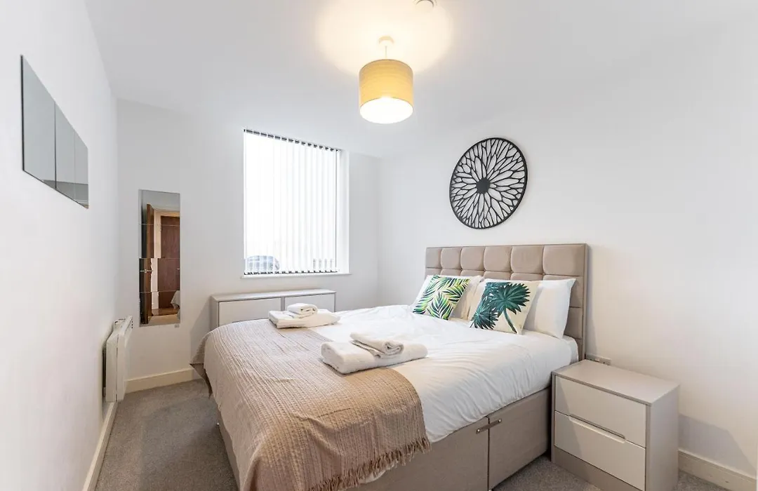 Seven Living Broadway Residences - Birmingham City Centre, Broad Street - Free Parking-1