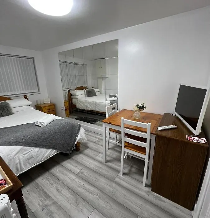 Dream Ensuite Rooms-1