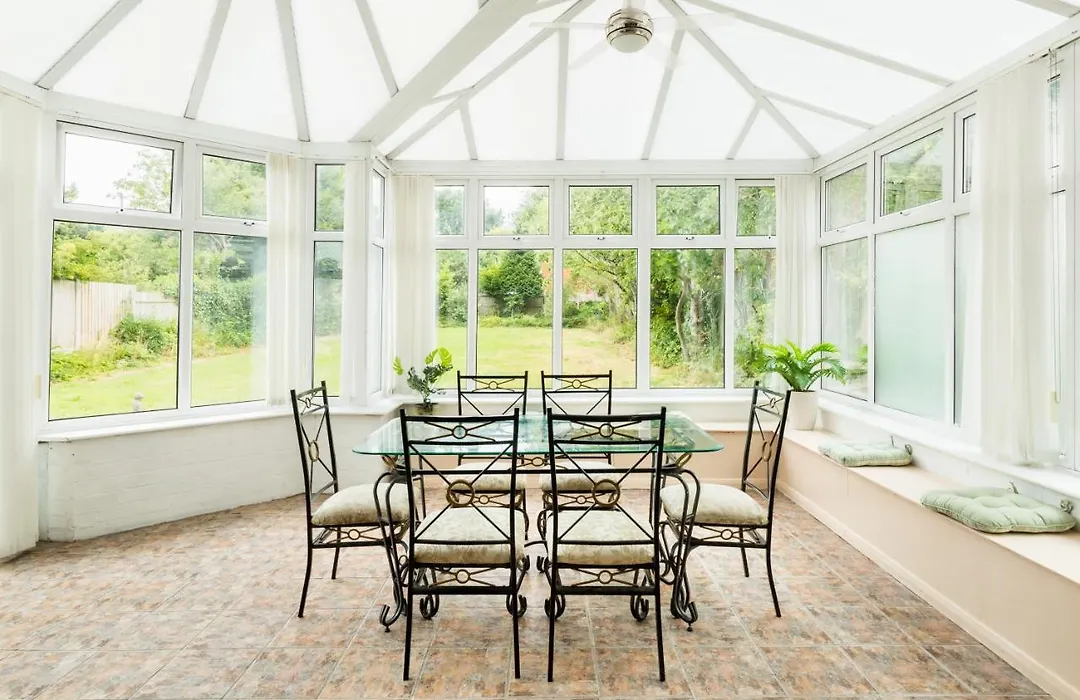 Beautiful 6 Bedroom House For 17 Guests Next To Edgbaston Stadium-1