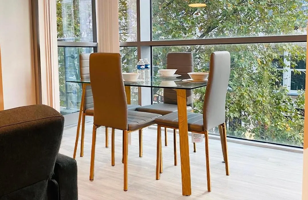 Stylish Two Bed In The Heart Of The City-1