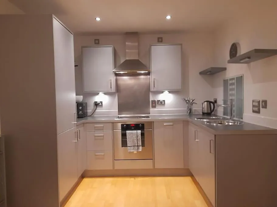 Centrally Situated 1 Bedroom Apartment!-1