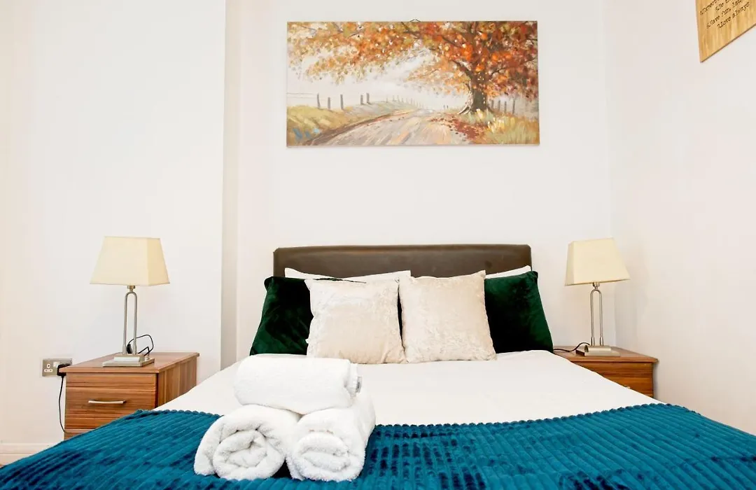 Birmingham City Centre Beautiful Apartment Walking Distance To Bullring Shopping Centre Private Parking-1