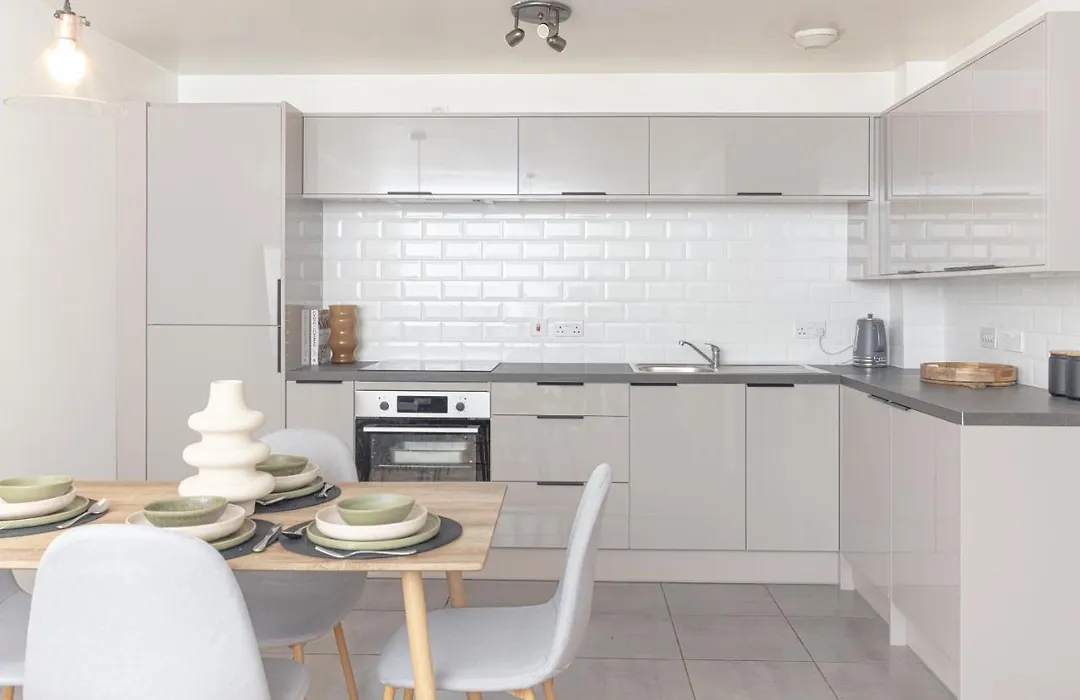 Luxury Apartment, Birmingham-Parking-1