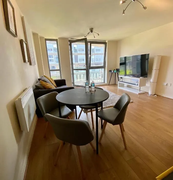 Holliday Street Apartments - One Bedroom - Stunning Balcony-1