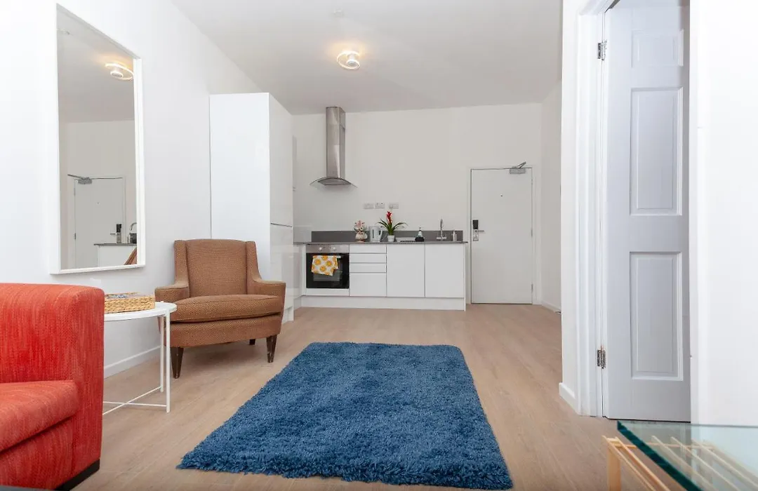 One Bedroom Serviced Apartment Smethwick Flat 310-1