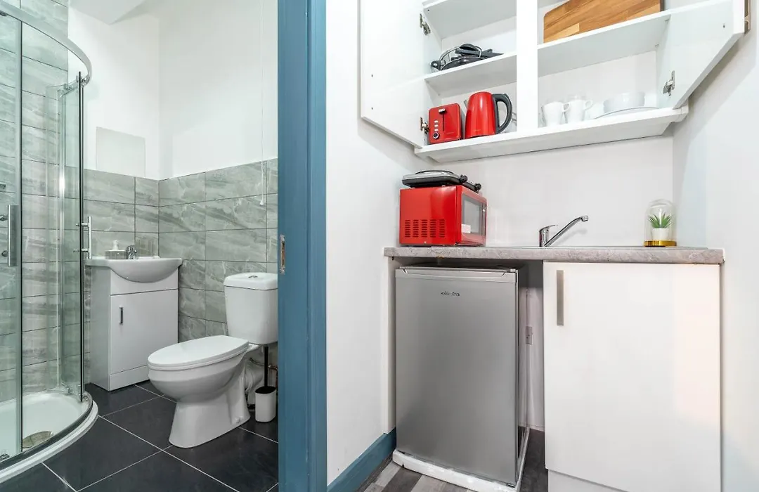 Sky Rooms One Bedroom Modern Studio Apartment 4-1