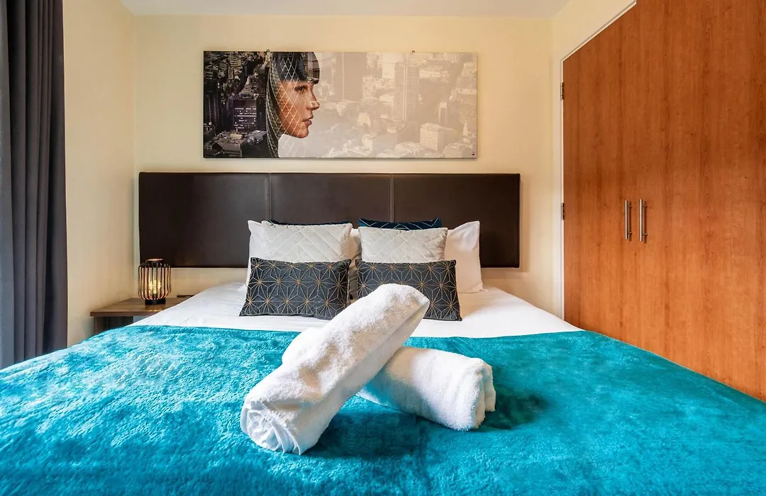City Centre Apartment - China Town - Balcony - Secure Parking - Arcadian - 16Arc-1
