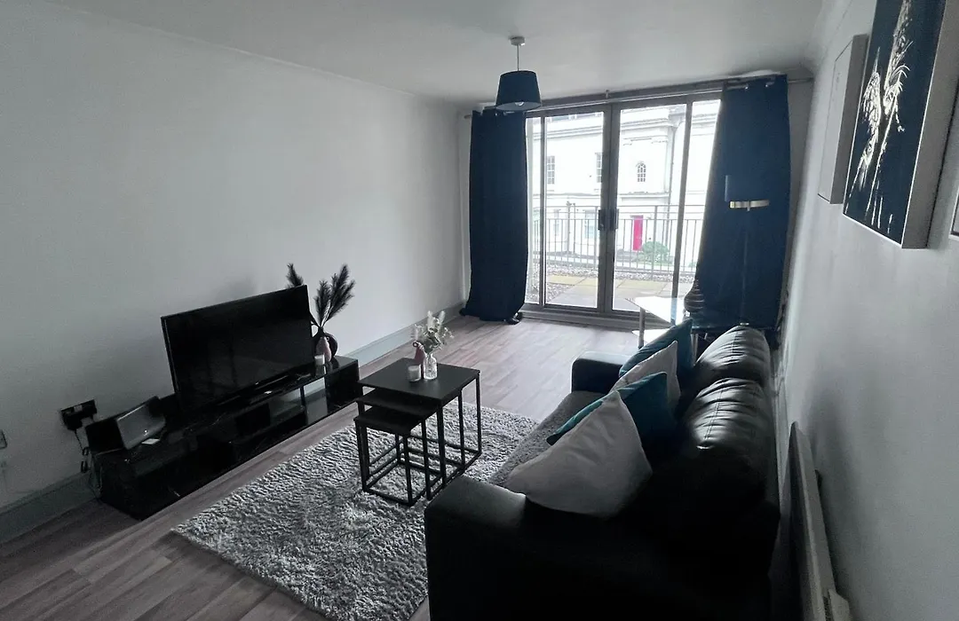 Broad Street - Balcony 1 Bedroom Apartment-1