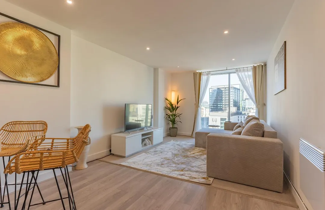 Birmingham City Centre Apartment-1
