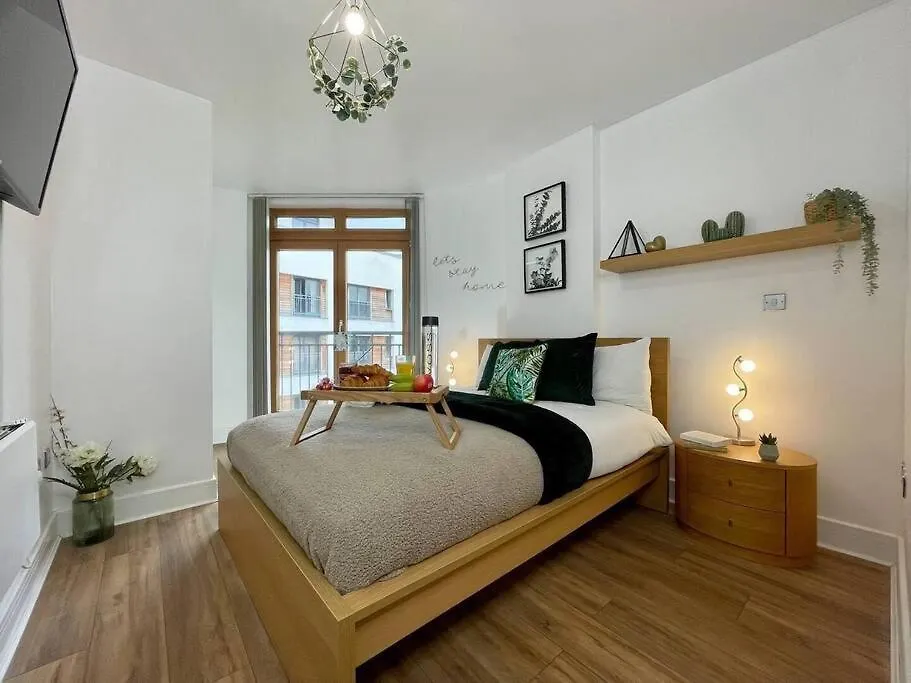 Comfy & Stylish Stay At Birmingham!-1