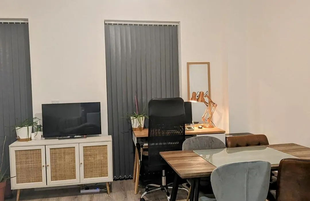 Contemporary Double Ensuite Room-1