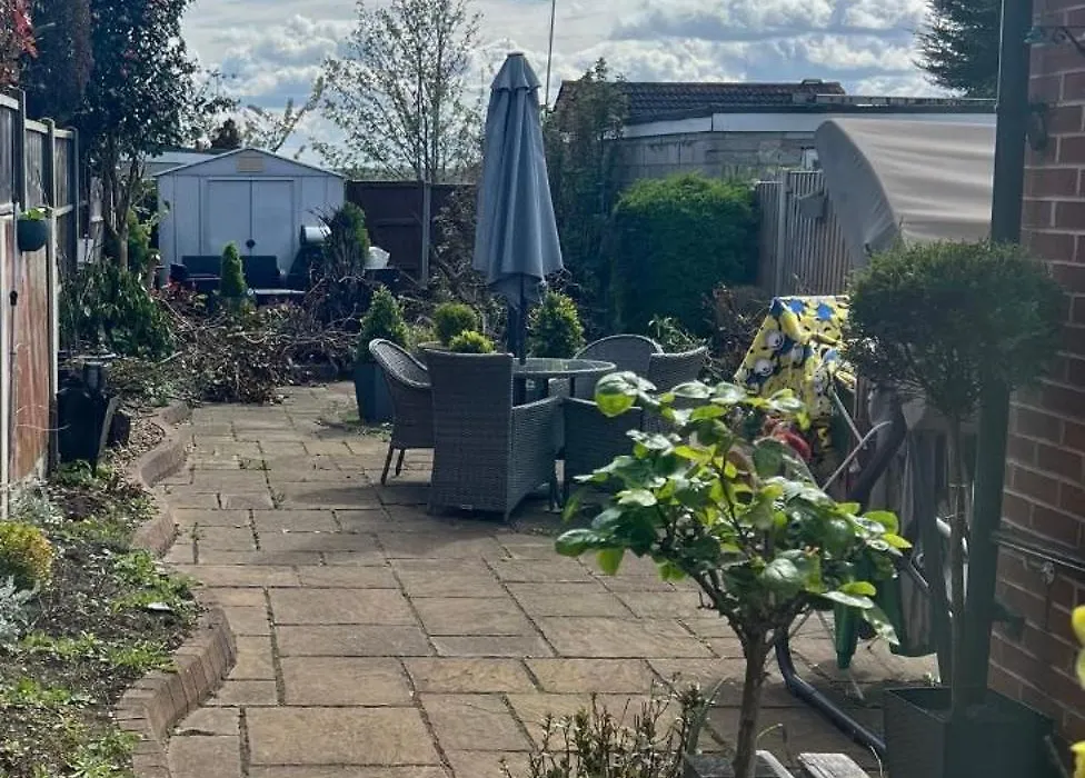 Double Room- 1 Person -In Great Barr Near M5 - M6 - Parking - Tv Bed-Garden-1