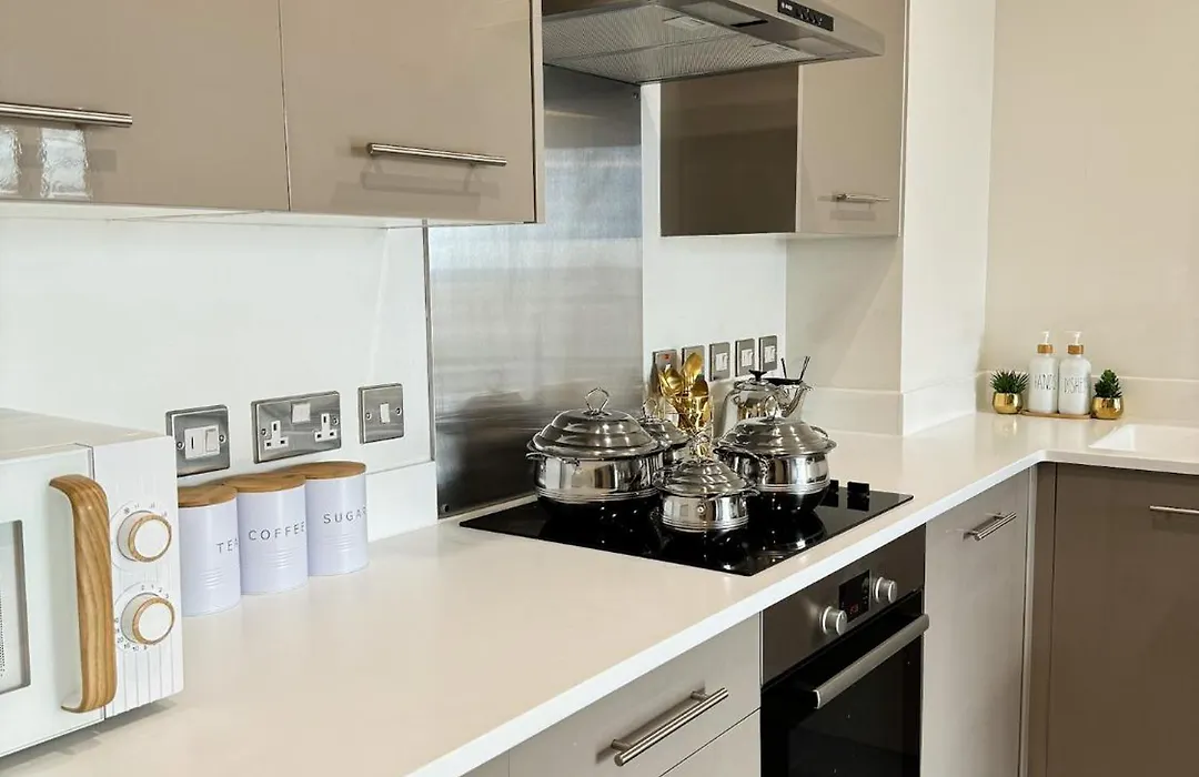Exclusive Offers L Luxury City Centre Stay With Gym - Ps4 - Netflix Jvt Short Lets-1