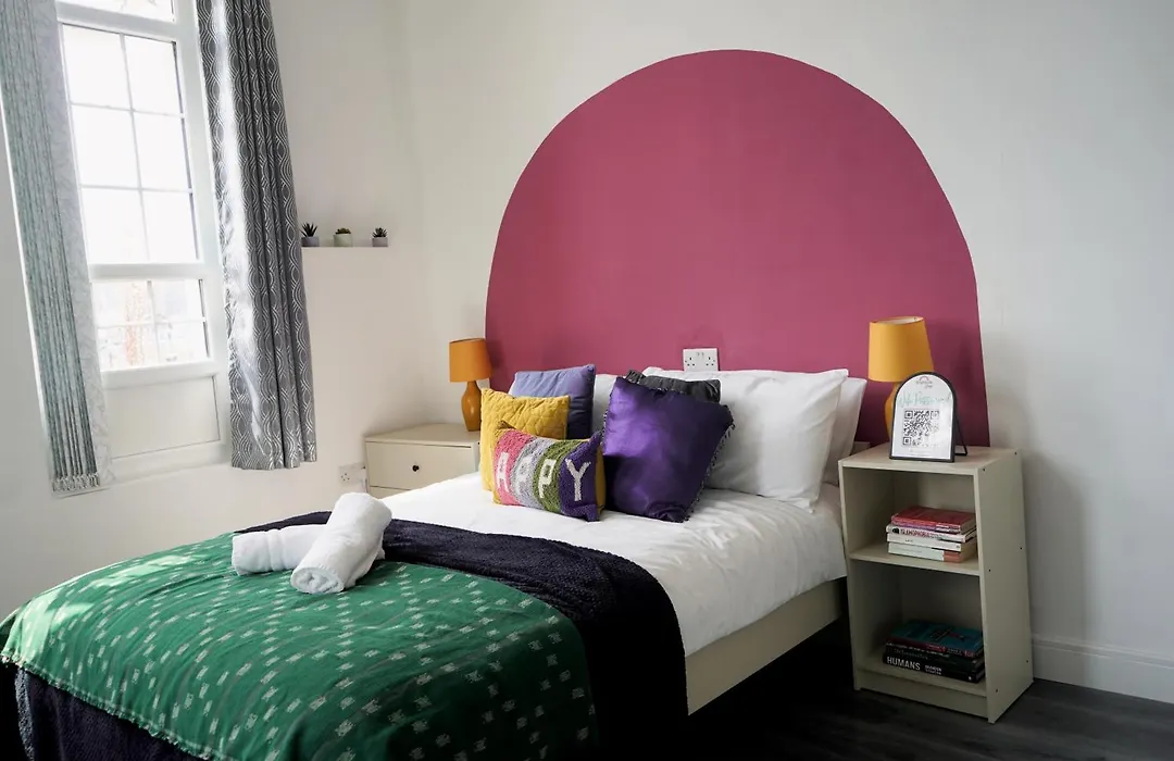 Bright And Spacious Studio In Central Birmingham-1