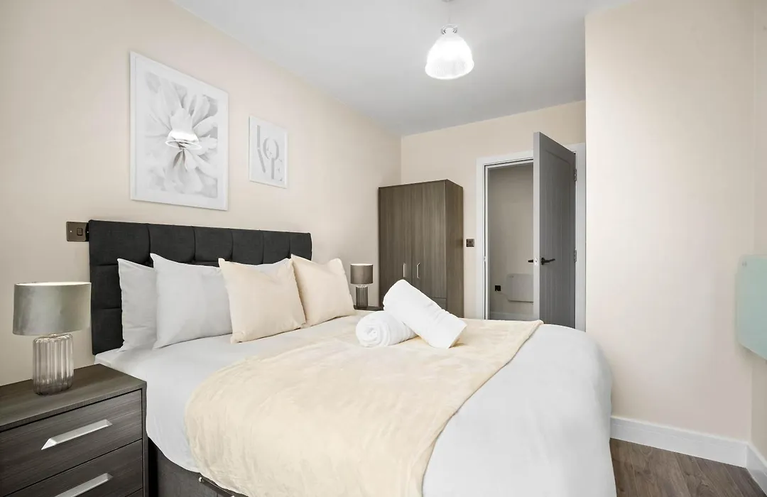 Stylish Two Bedroom Apartment - City Centre - Netflix - Wifi - Top Rated - Jq 8Ah-1