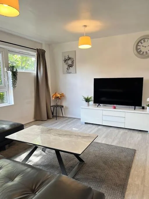 Fabulous 1Bed Apt With Balcony In Central Birmingham-1