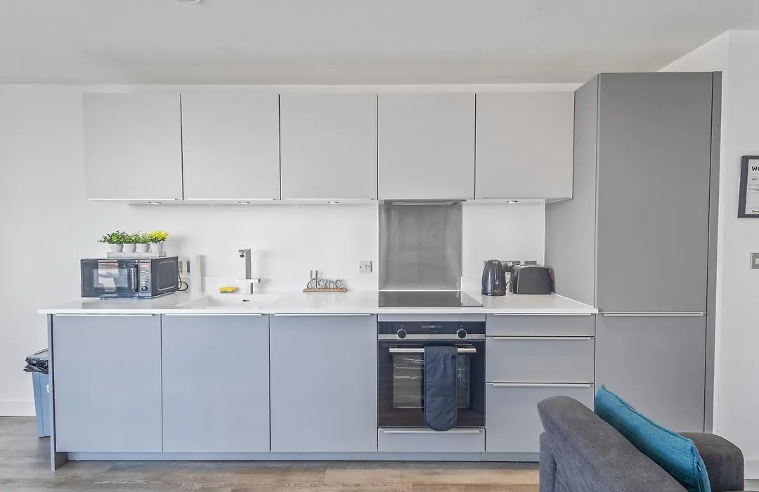 Luxury 2 Bedroom Apartment Broad Street!-1