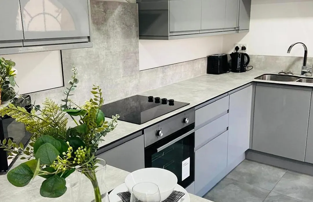 Modern Flat With Free Parking Close To Birmingham Centre-1