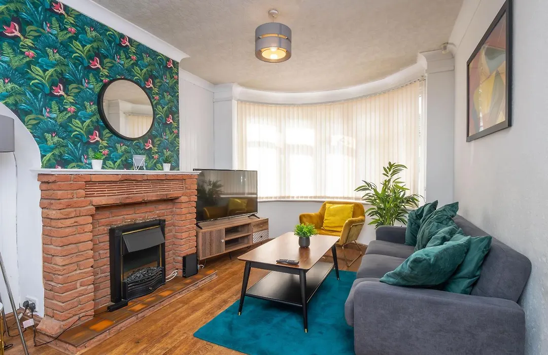 Spacious 3Br Home With Driveway Near Nec & Airport-1
