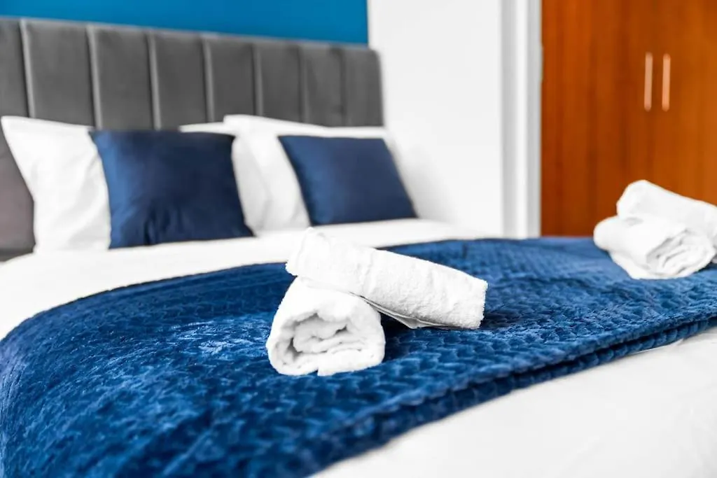 Sleeps 7 - 4 Beds Apt Arcadian Centre B'Ham-1