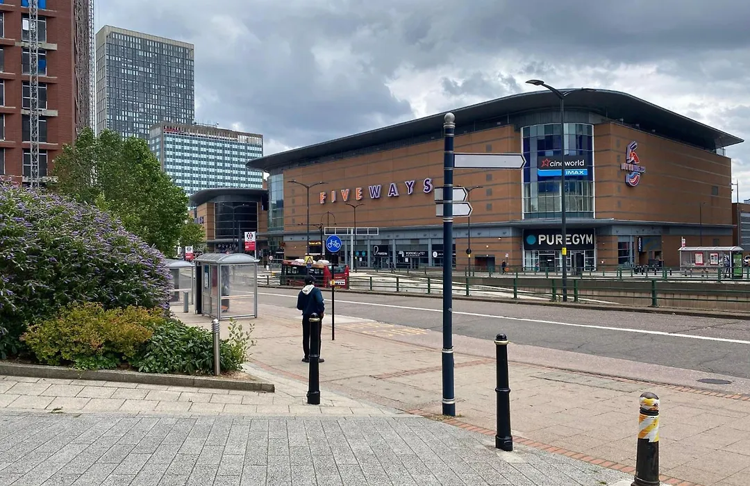 Broad St 1-Bed Sleeps 2 With Free Parking-1