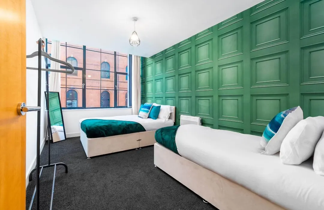 Luxury Sea Blue-Birmingham Central Apartment-1