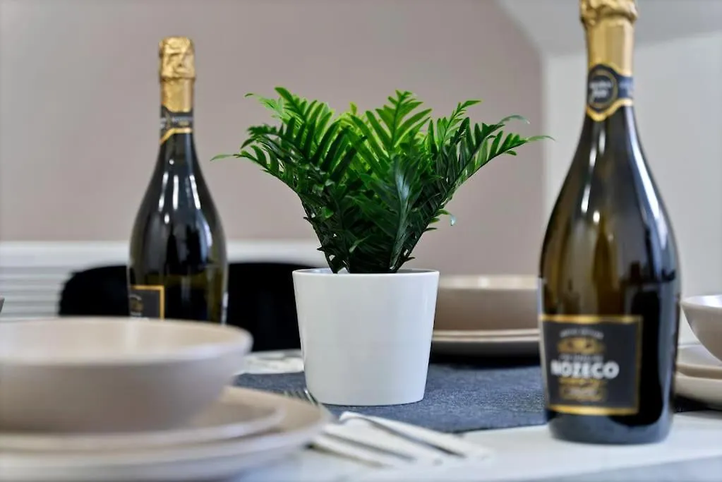 Luxurious Birmingham City Apt Cosy Retreat 1-1