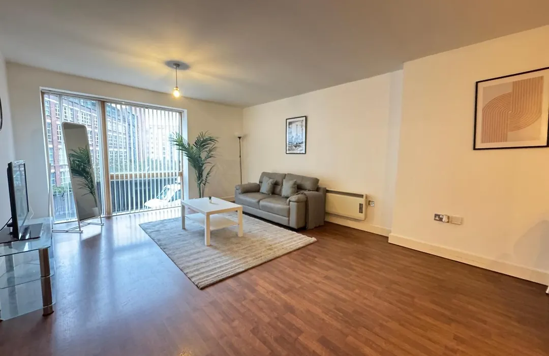 Central Birmingham City Centre Modern One Bedroom Apartment Free Gated Parking-1