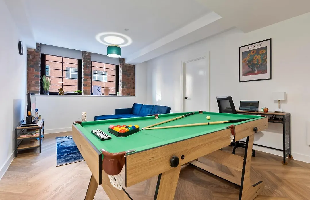Signature Suite- City Centre, Pool Table, Canal, Netflix Sleeps 6-1