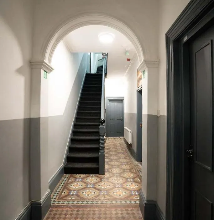 Modern Moseley Studio - 3-1