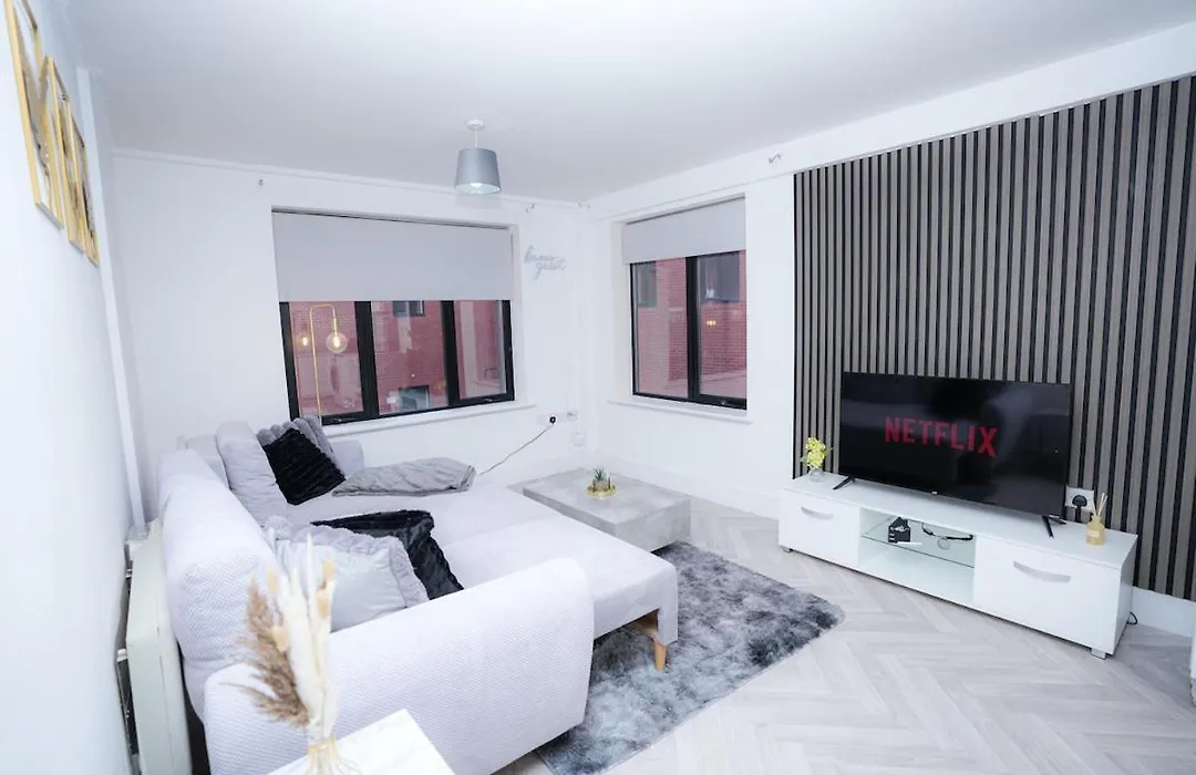 2 Bed Apartment - Bham City Centre, Next To Utility Arena - Free Parking!-1