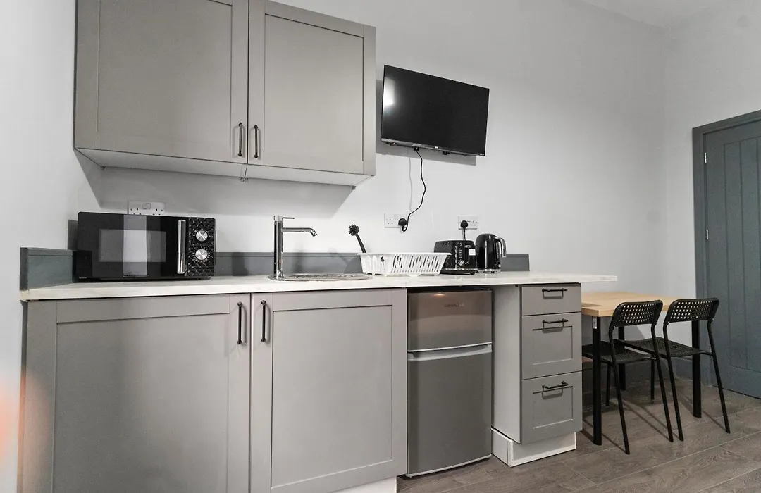 Lovely Moseley Studio- 4-1