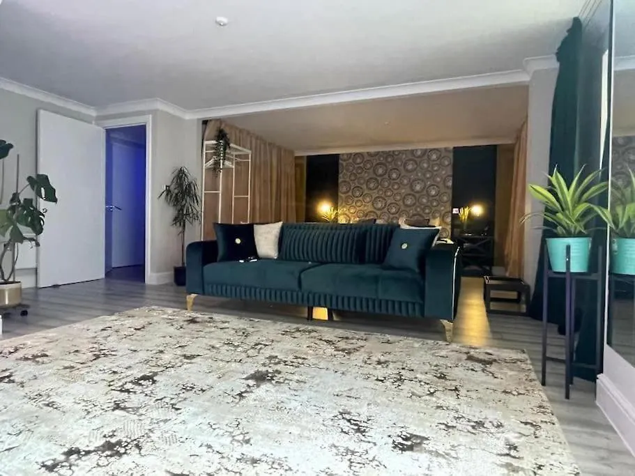 The Exclusive Jacuzzi Apartment With Fireplace & Parking-1