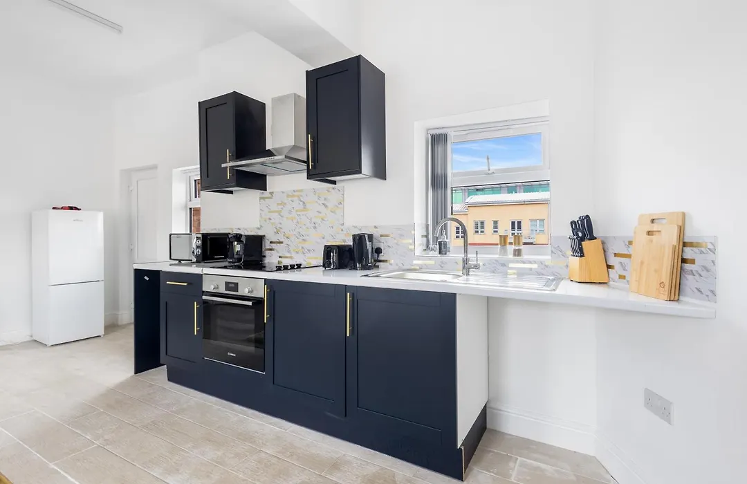 Elegant Apartments In Birmingham City Centre-1