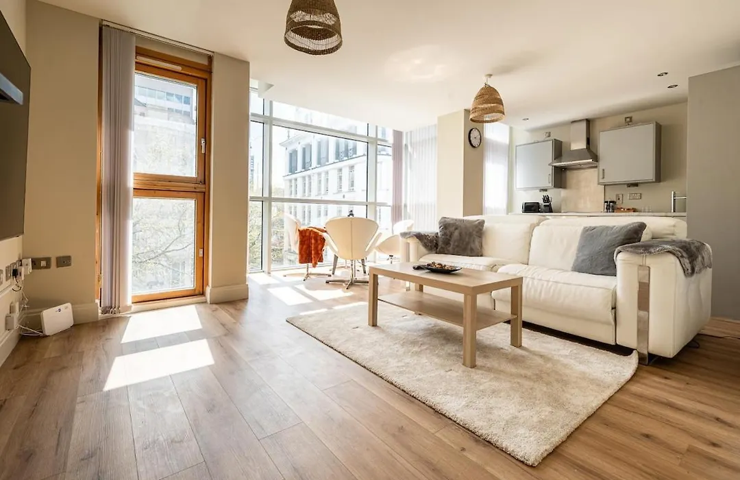 Luxury Apartment New Street Birmingham-1