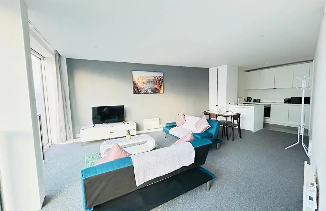 Birmingham City Centre, 2-Bedroom Apartment, 5 Min Walk From New Street Train Station-1