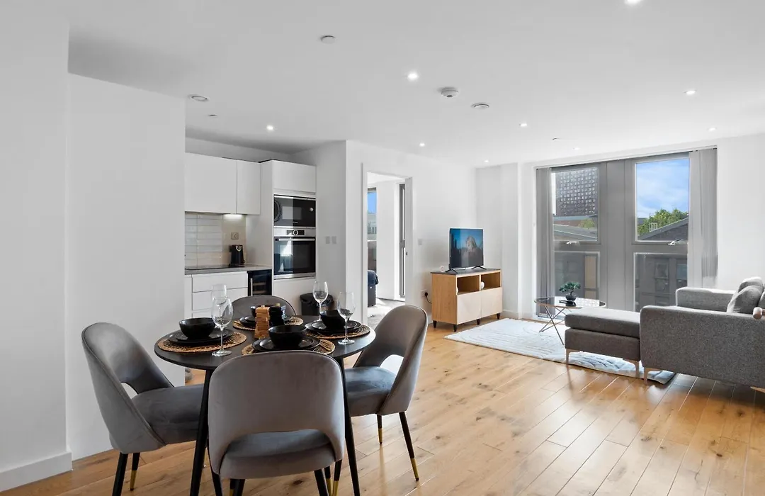 Luxurious 2 Bed City Centre Apartment!!!-1