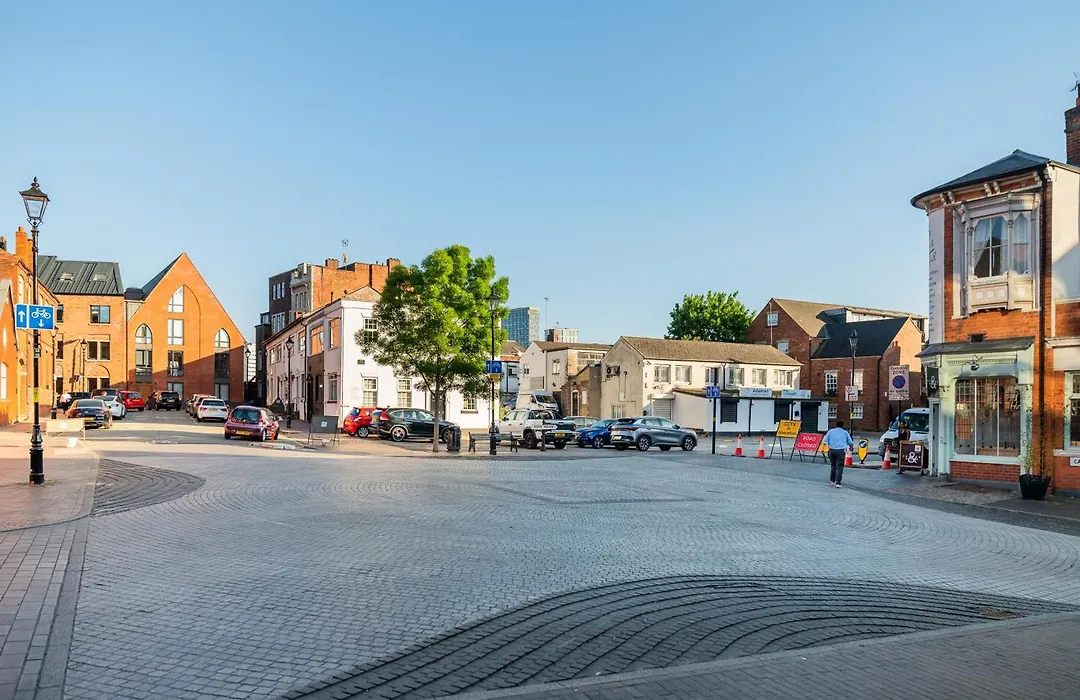 Stylish New 2-Bed Apartment In Jq-1