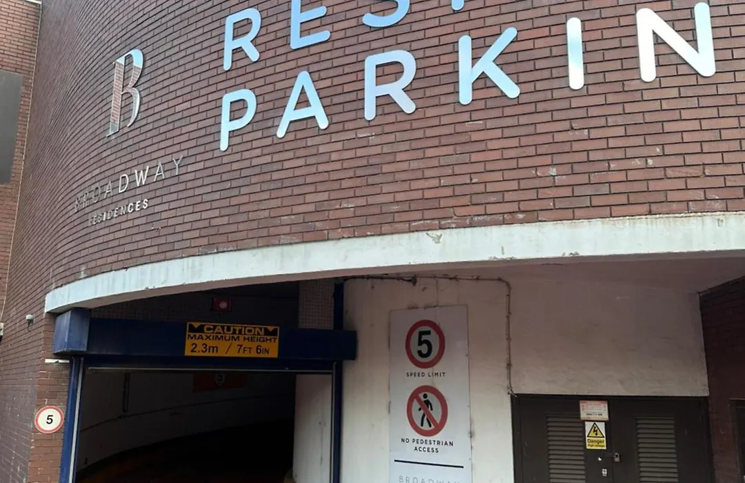1 Bedroom Apartment, Free Parking, Broad Street, Birmingham-1