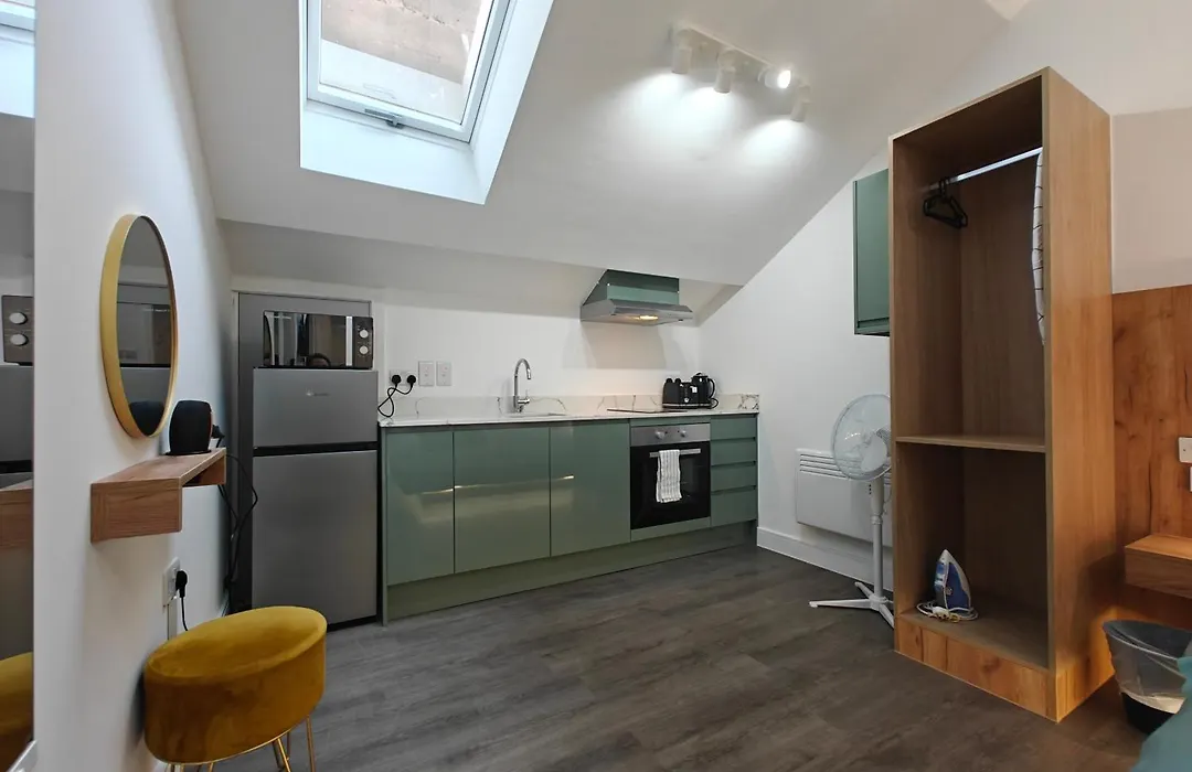10 Chic Studio Apartments In Birmingham City Centre-1