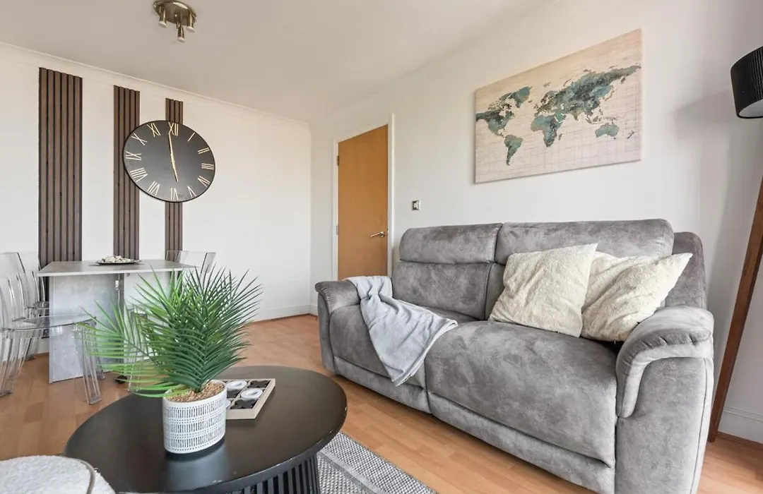 Birmingham City Centre Modern Apartment-1