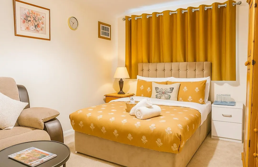 The Rs Inn - Cozy Homestay Premium Private Rooms Near Birmingham International Train Station, Airport, Nec For Company, Contractor And Leisure Stays - Hs2, Jlr Large Onsite Secure Parking-1