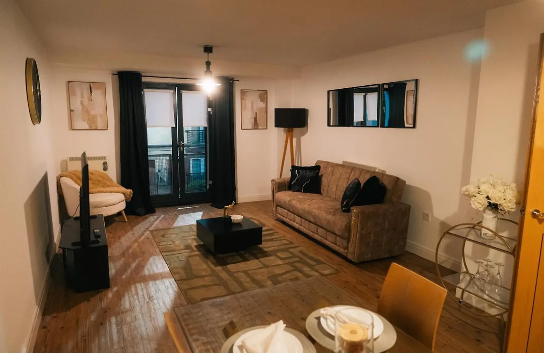 Stylish Luxury Two Bed Jewellery Quarter-1