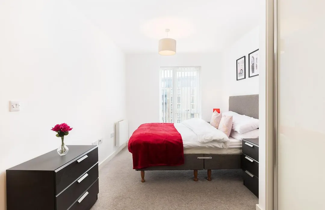 Modern Birmingham City Apartments Secure Gated Parking-1