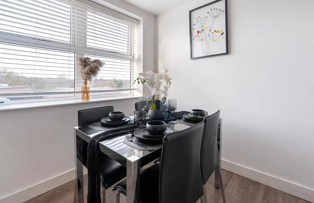 City Centre, 2 Bed, 2 Bath Gated Apartment-1