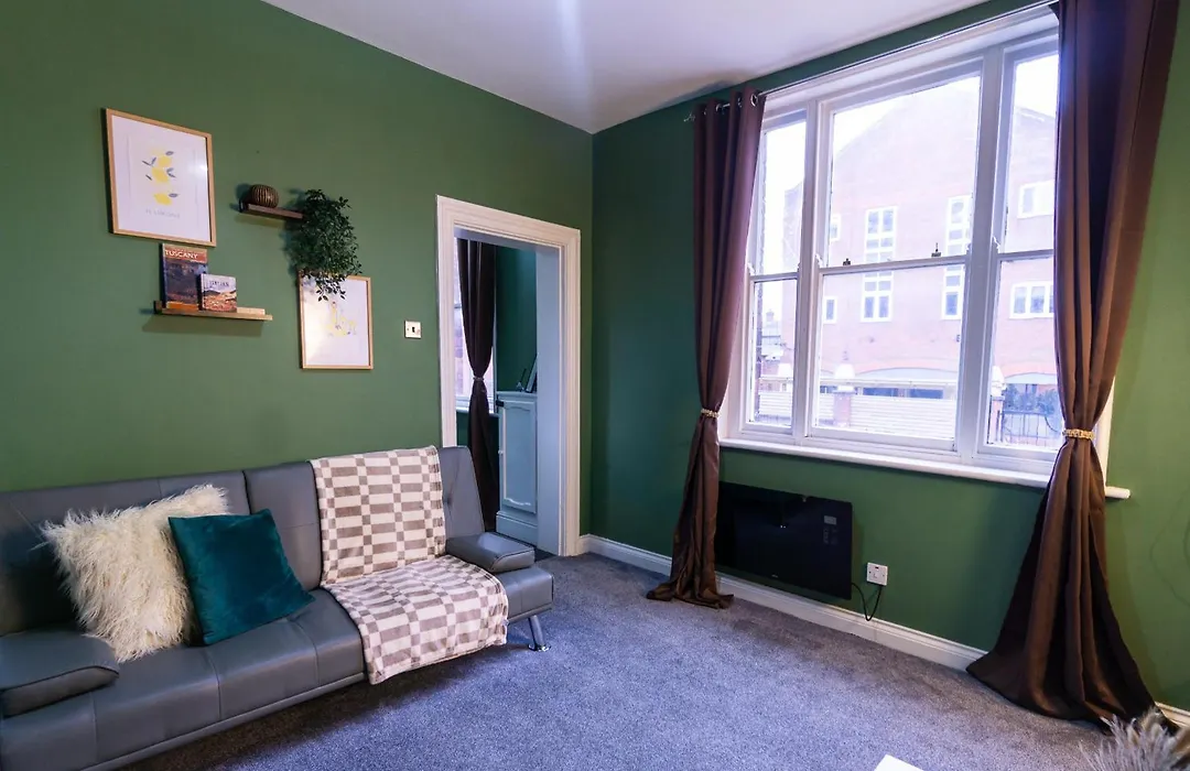Cozy Flat By Birmingham Canals & City Centre-1