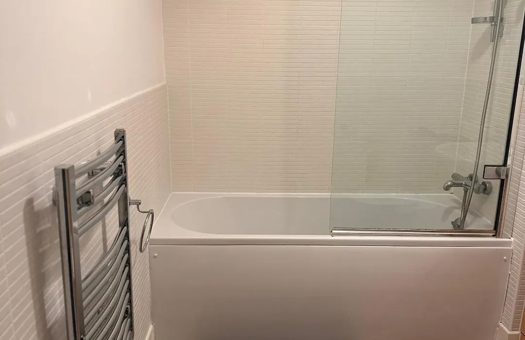 Free Parking Flat, Sleeps 3, Near Qe Hospital-1