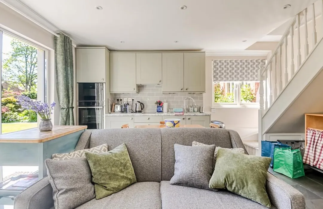 Trinidad, 45 School Road, Coach House-1
