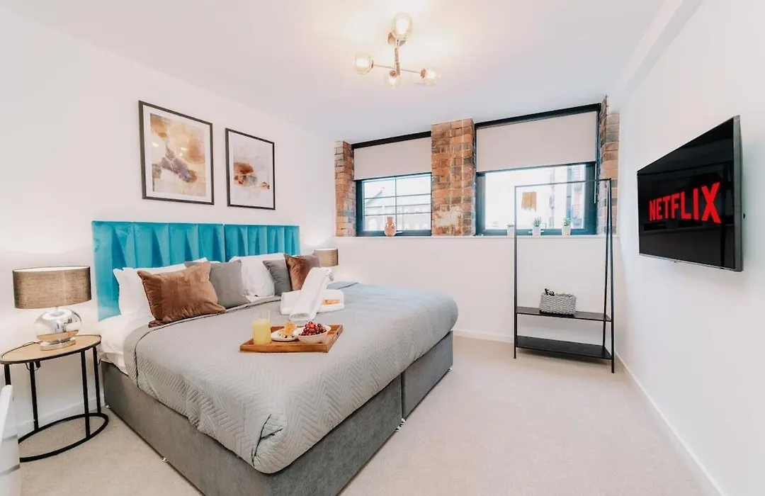Lockside Apartment 50-1